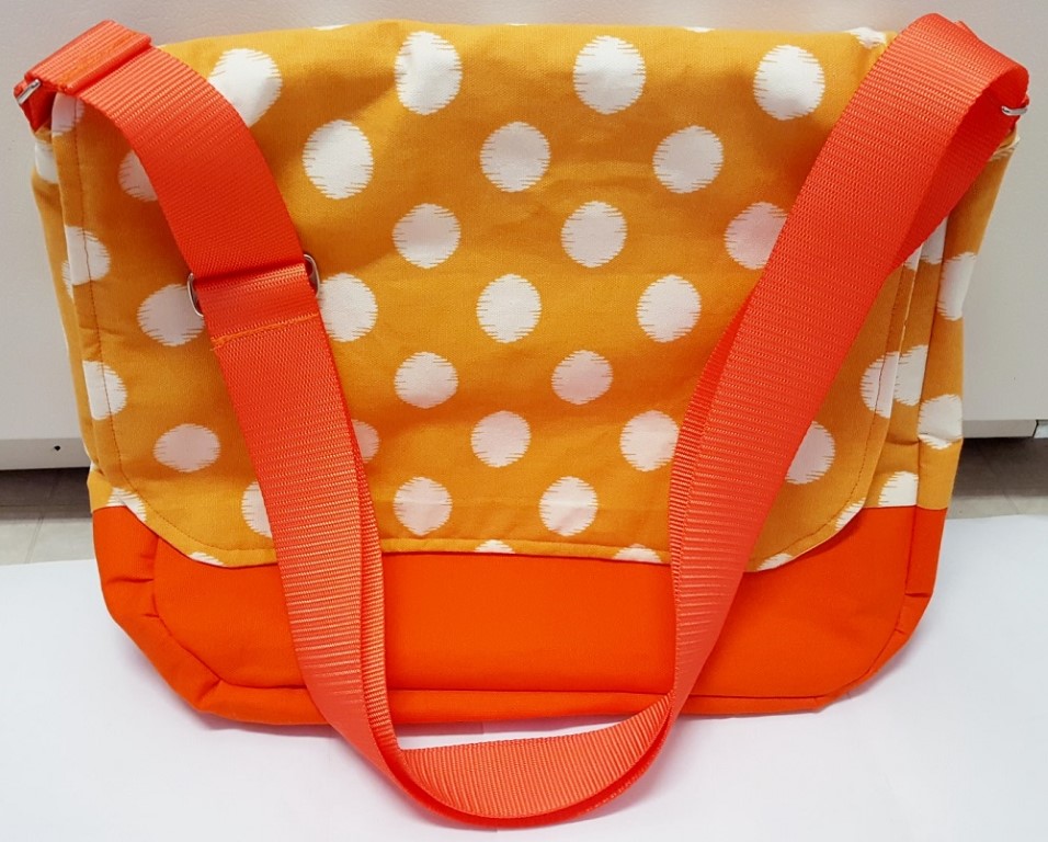 Birds with umbrellas messenger bag